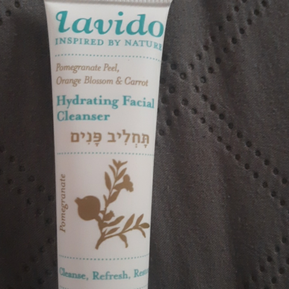 🟢3for$10 Hydrating Facial Cleanser